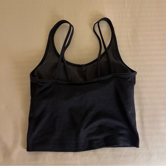 Vuori Halo Performance Crop Tank Top - Picture 2 of 7